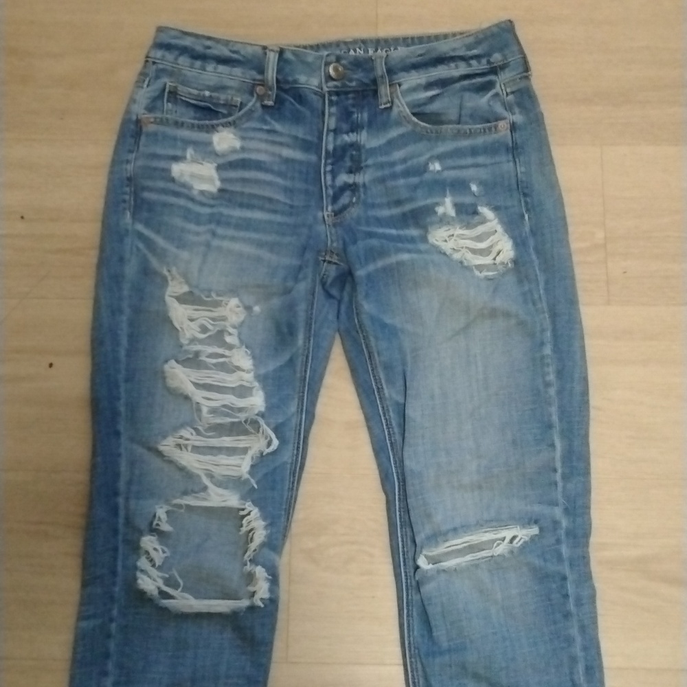 AMERICAN EAGLE OUTFITTERS- Tom Girl High Rise Distressed Jeans Size 6 - Picture 3 of 5